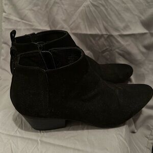 Woman’s size 10 ankle boots black